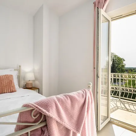 Holiday home Haustierfreundliche Bincila Mit Pool