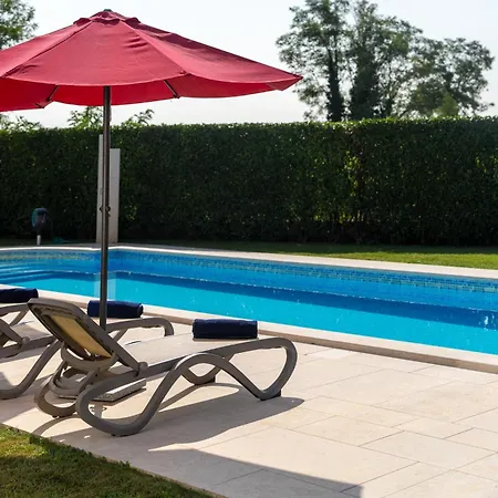 Haustierfreundliche Bincila Mit Pool Holiday home Kastelir